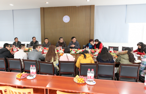 我校召开2014年新进教师座谈会