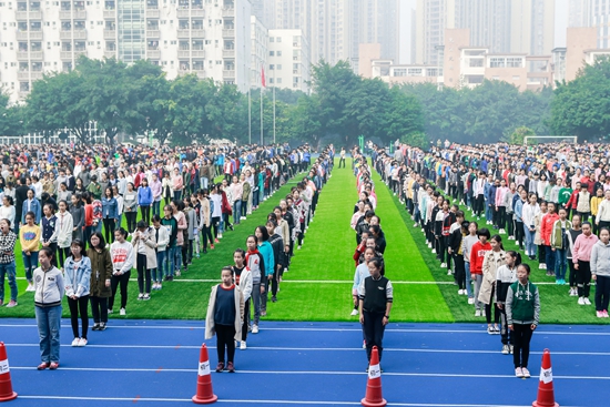 学生操场1.jpg