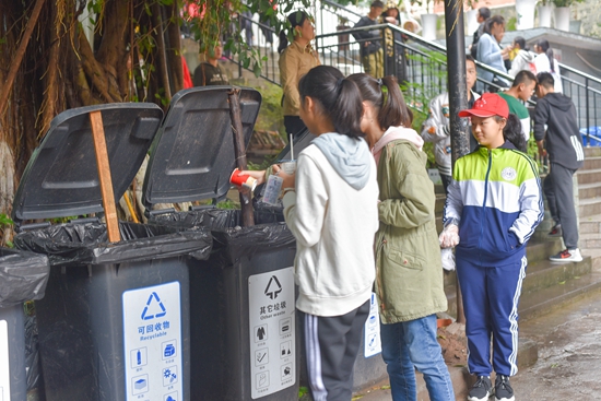垃圾丢对位置了吗.jpg